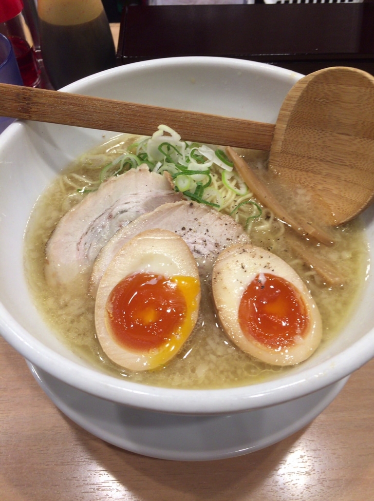 京都鶏ガラとんこつ醤油ラーメン
